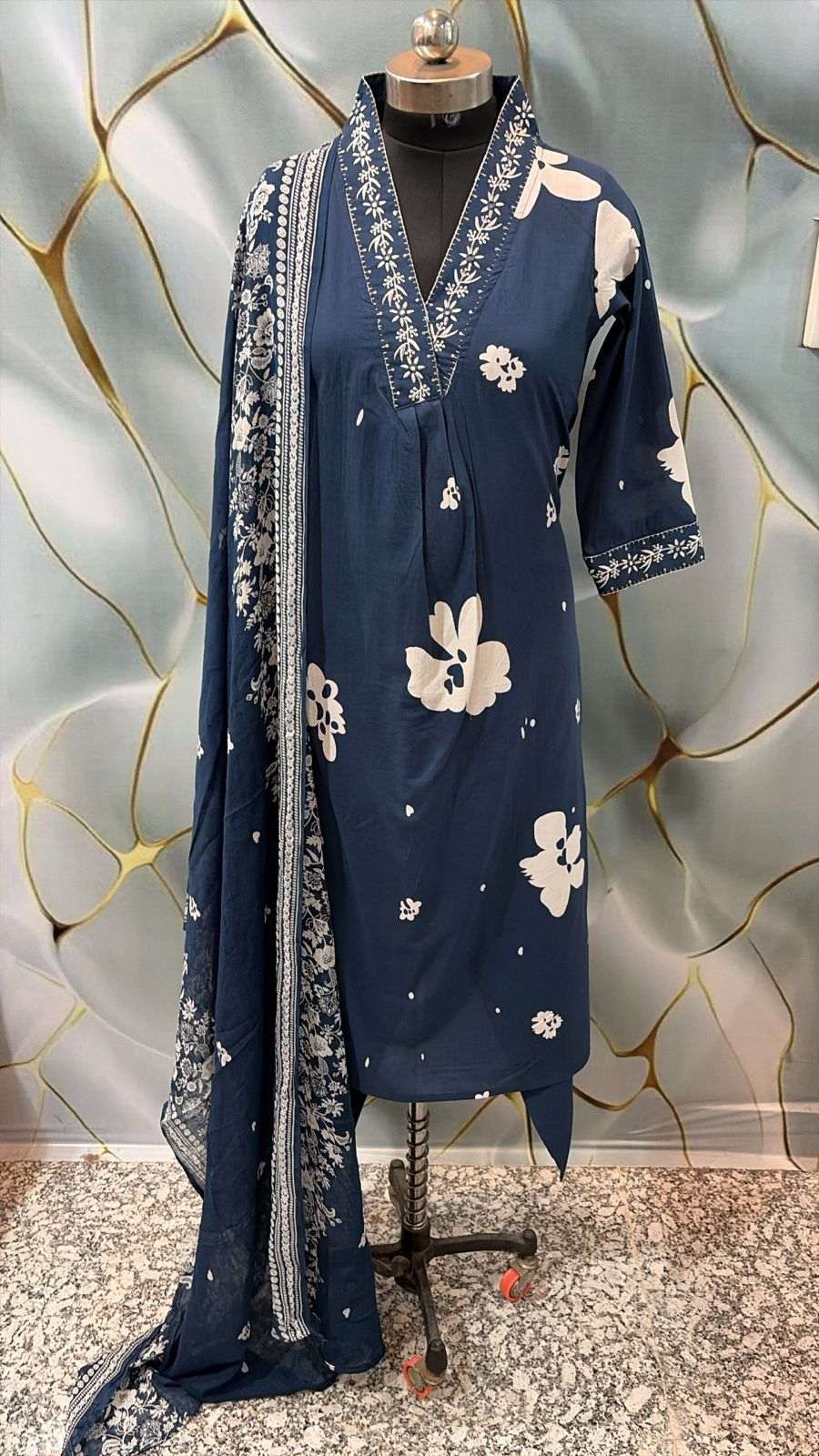 Cotton Suit Set With discharge print and side cut straight kurti Fabloom