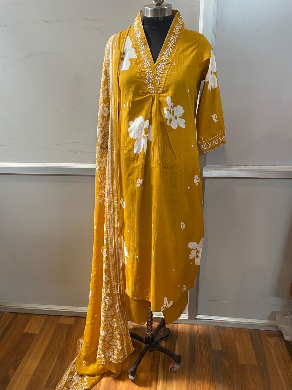 Cotton Suit Set With discharge print and side cut straight kurti