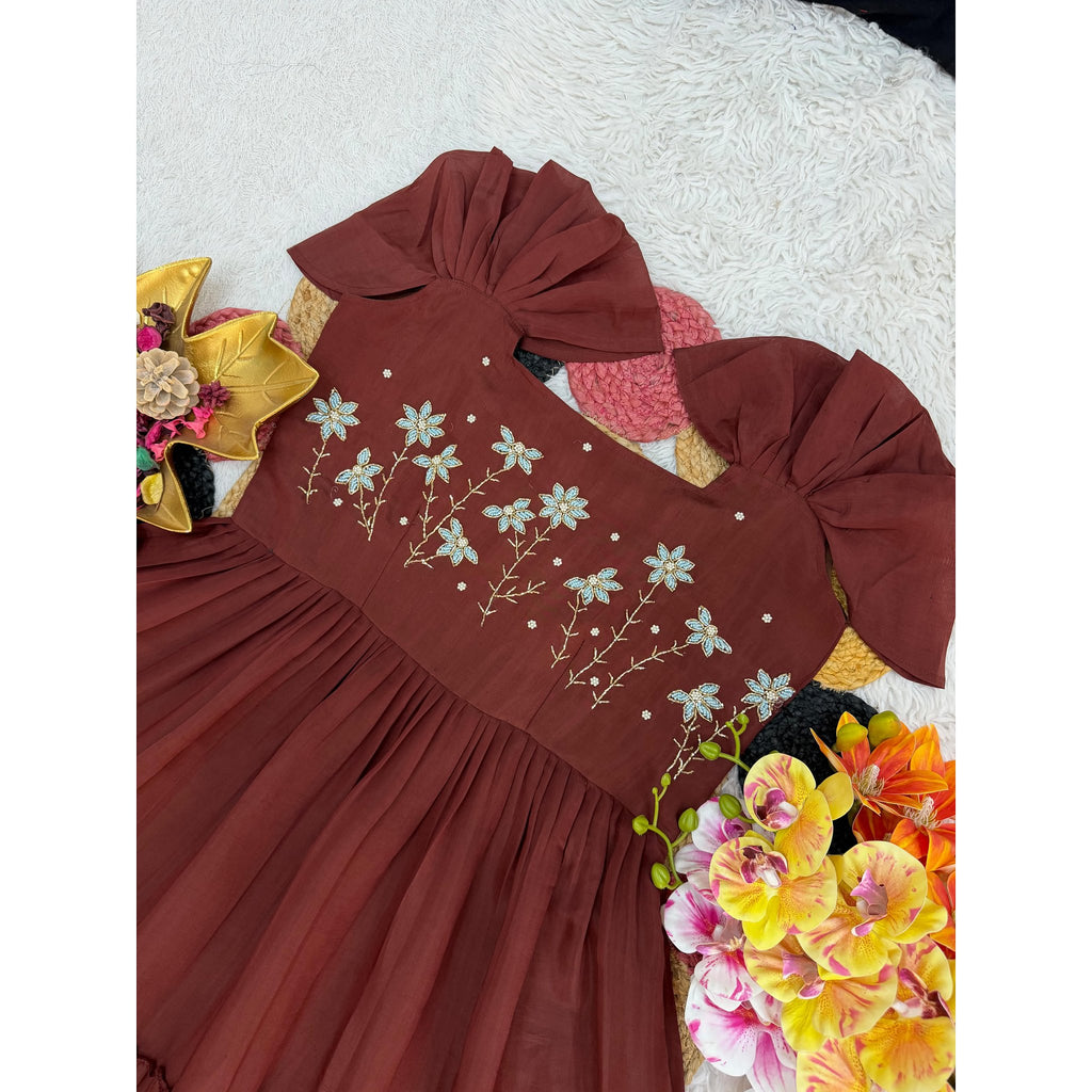 mull-cotton-gown-maggam-work-maroon-flatlay-detail-ds28.jpg
