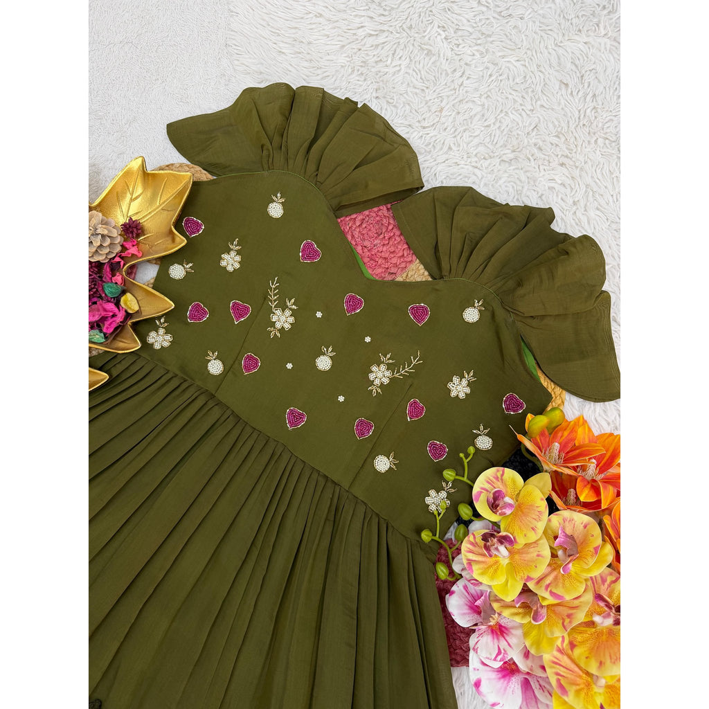mull-cotton-gown-maggam-work-olive-green-flatlay-detail-ds28.jpg